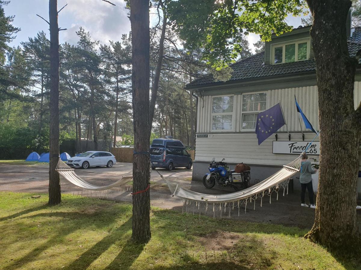 Freedom65 Hostel And Caravan Reval Exterior foto
